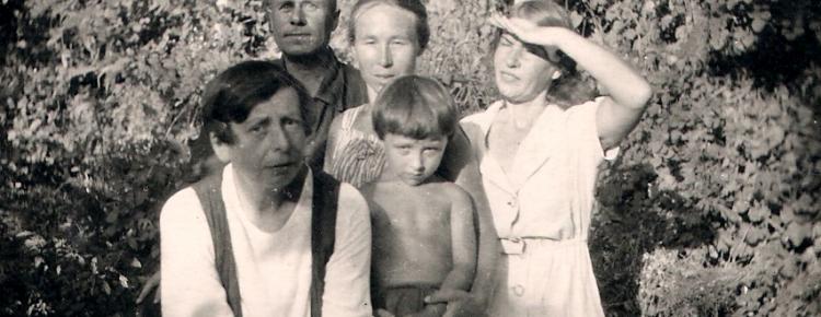 В. Богусевич з колегами-археологами 1950-і рр. (з особистого архіву Н. Шендрик, надано В. Павловою)