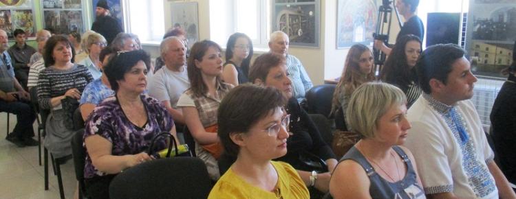 Виставка художніх фотографій «Києво-Печерська лавра – святиня України» image 3