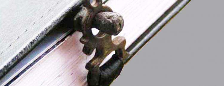 Приклад реконструкції книжкової застібки