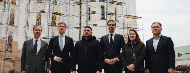 Захист спадщини та підтримка України: Києво-Печерську лавру відвідала делегація Нідерландів зображення 5