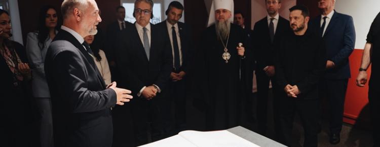 У Лаврі започаткували Книгу хранителів і ктиторів та відкрили виставку скарбів ризниці зображення 1