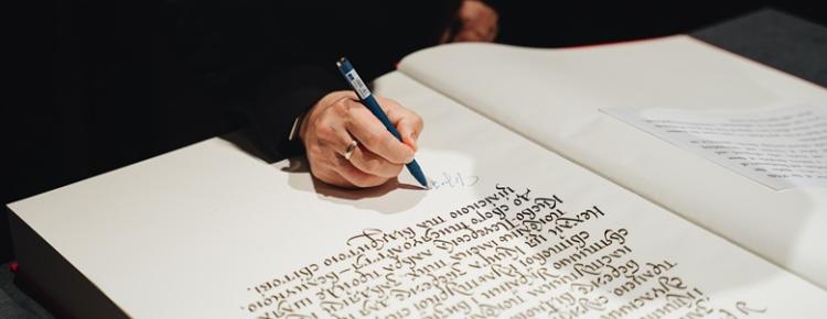 У Лаврі започаткували Книгу хранителів і ктиторів та відкрили виставку скарбів ризниці зображення 3