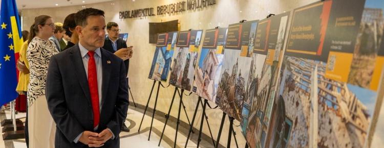 Фотовиставка «…Але будуть відроджені у славі і силі» зображення 1