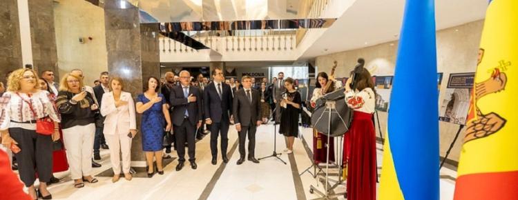 Фотовиставка «…Але будуть відроджені у славі і силі» зображення 3