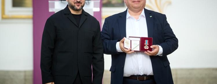До 975-річчя Києво-Печерської лаври Президент України відзначив державними нагородами, тих, хто береже та відновлює святиню зображення 7